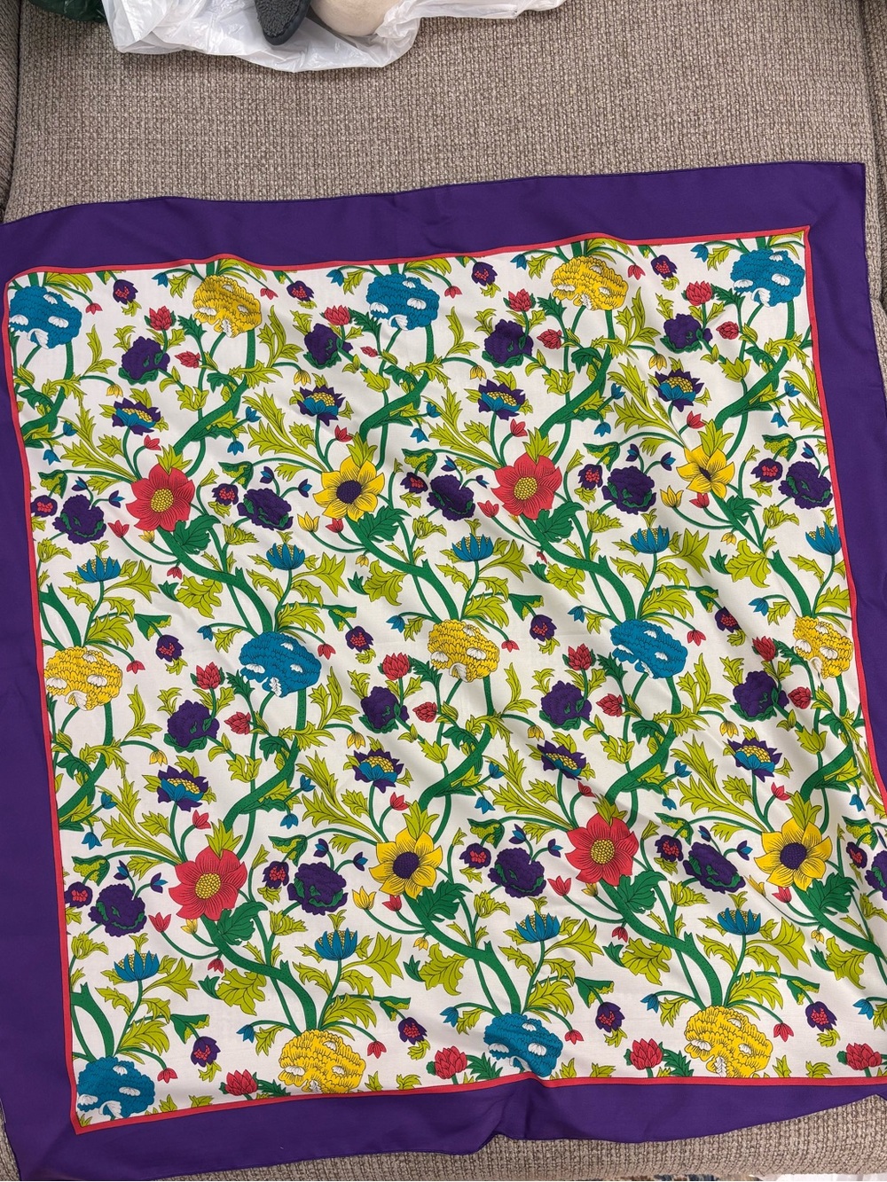 Vintage Totes Floral Scarf - Picture 2 of 4